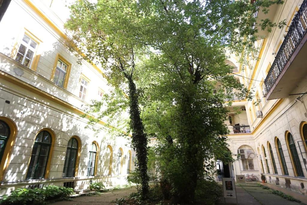 Quiet Home At Synagogue Budapest Exteriör bild