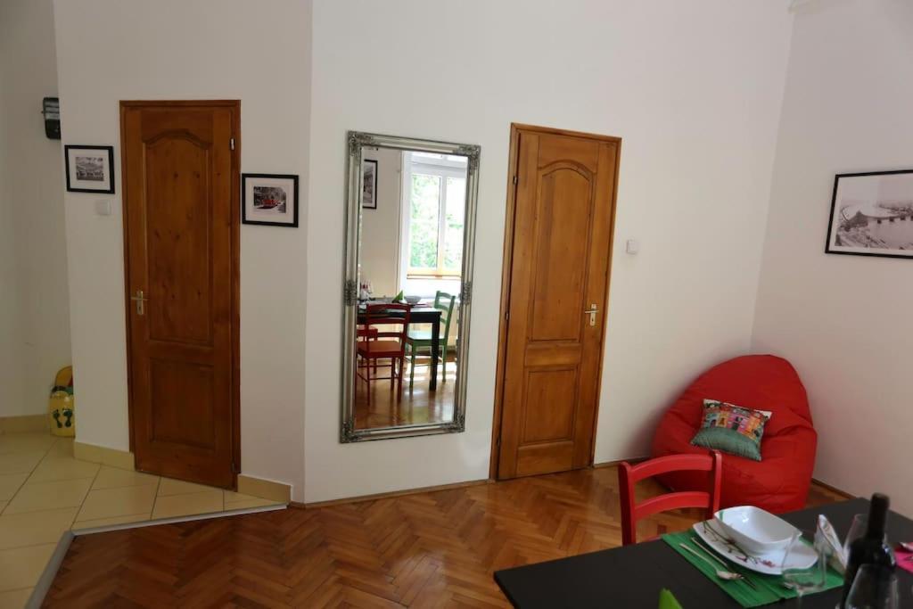 Quiet Home At Synagogue Budapest Exteriör bild